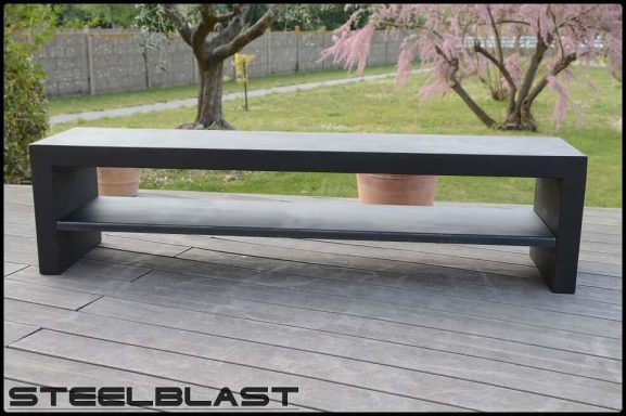 Meuble TV béton ciré étagère métal.