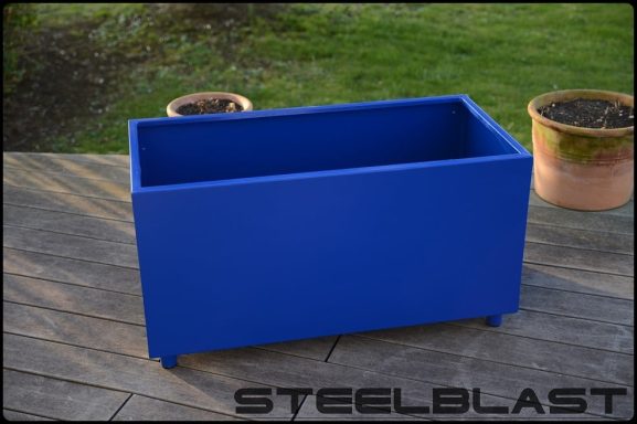 Jardinière métal acier thermolaquage.